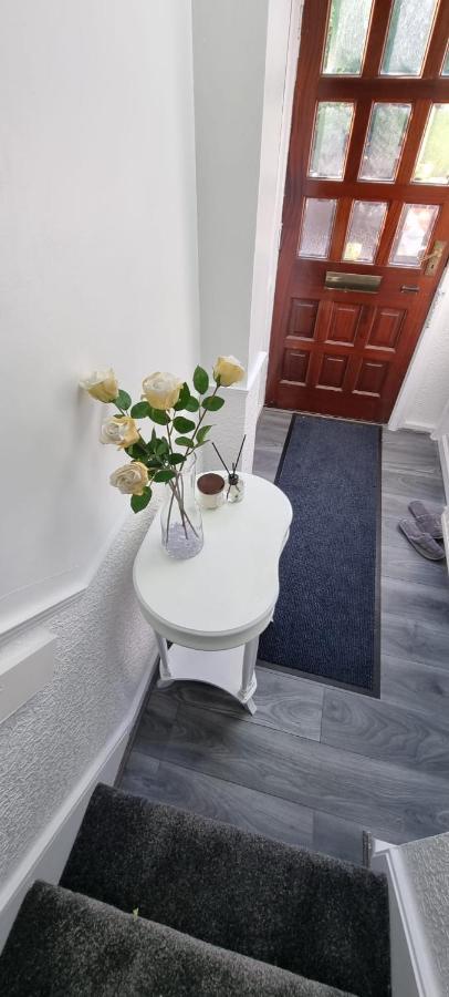 Centrally Located W/ Free Parking & Smart Tv Leeds  Ngoại thất bức ảnh