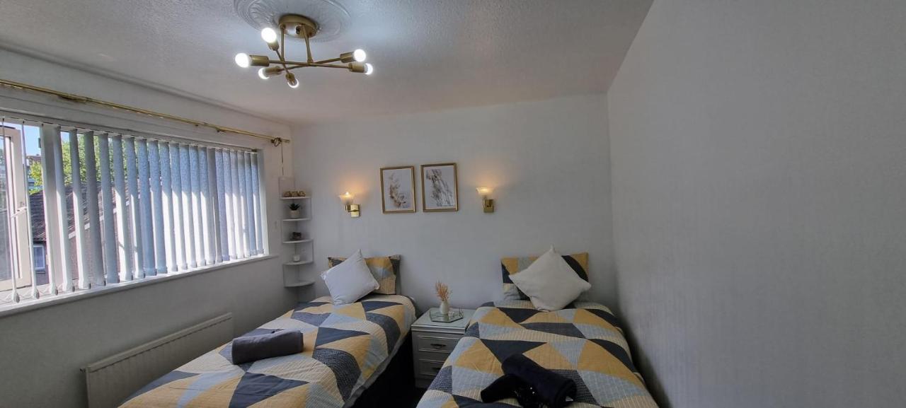 Centrally Located W/ Free Parking & Smart Tv Leeds  Ngoại thất bức ảnh