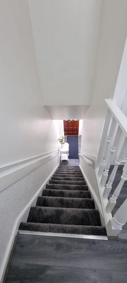 Centrally Located W/ Free Parking & Smart Tv Leeds  Ngoại thất bức ảnh